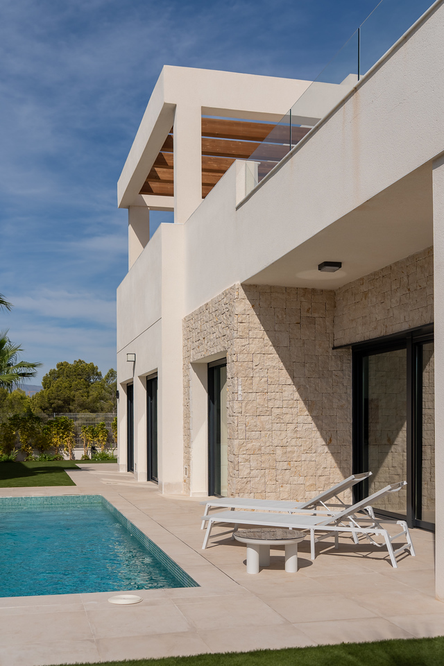 Pool & garden